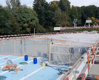 Luzern Schwimmbäder 2430m2 PCB-Farbe